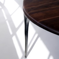 <a href=https://www.galeriegosserez.com/gosserez/artistes/loellmann-valentin.html>Valentin Loellmann </a> - Steel - Table ronde